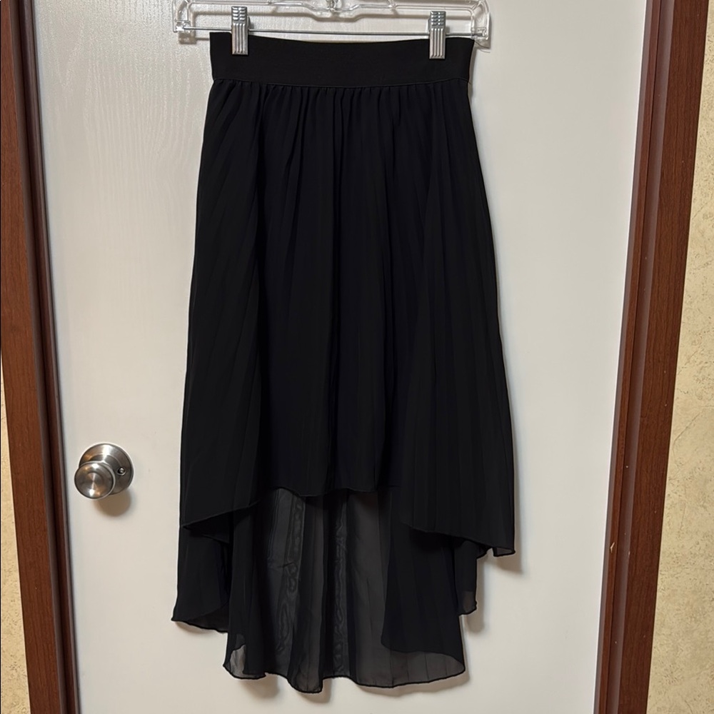 Takara Elegant Black High-Low Lined Skirt Size M